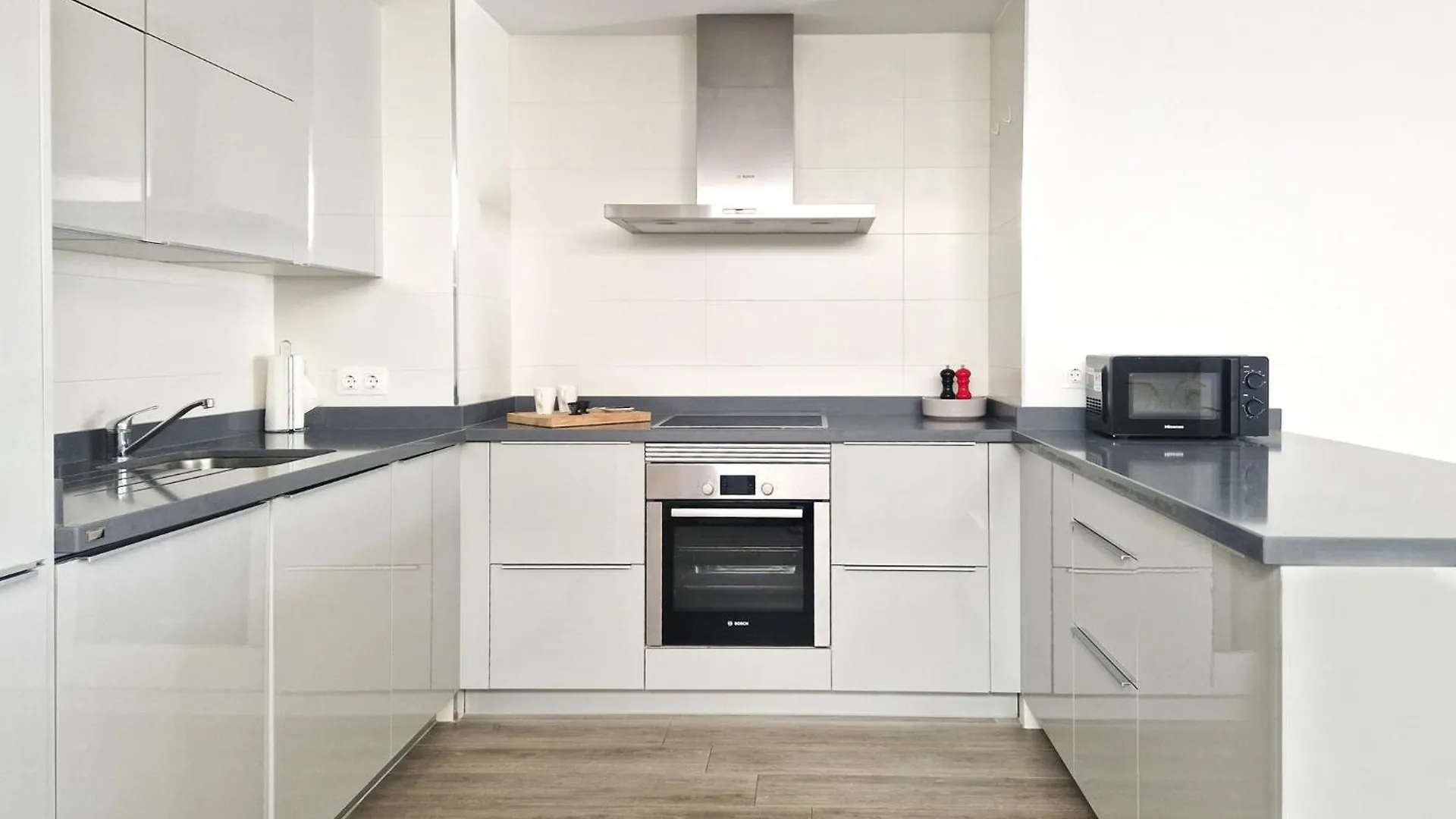 מארבלה Luxury Ground Floor Apt - 300 M To Cabopino Golf 0*,  ספרד