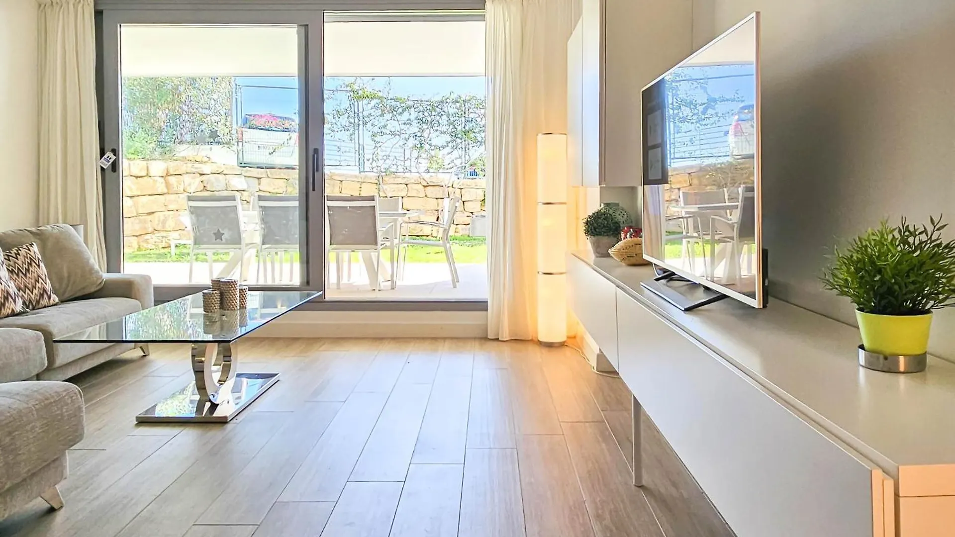 דירה מארבלה Luxury Ground Floor Apt - 300 M To Cabopino Golf